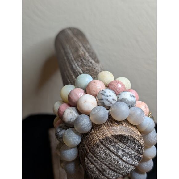 Lot of Four Pink Gray Yellow Stone Bead Stretch Bracelets - Picture 3 of 5